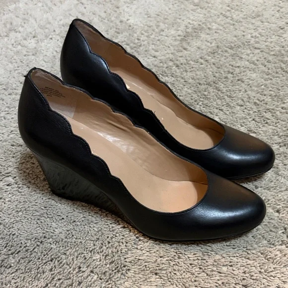 Kelly & Katie Black Leather Scalloped Wedges - Picture 2 of 7